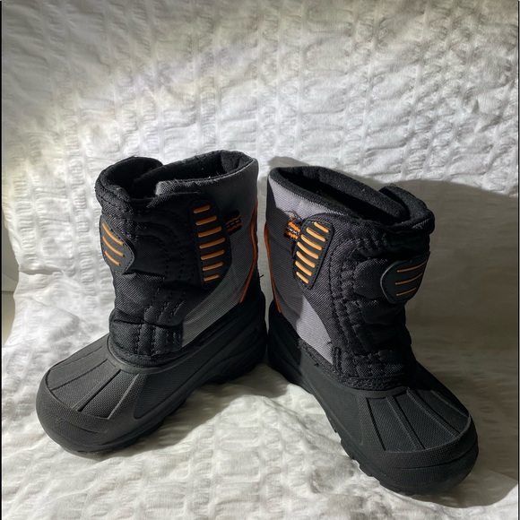 Child Size 9 Target Snow Boots. In Great Used Condition. Black Orange Winter - Picture 1 of 7